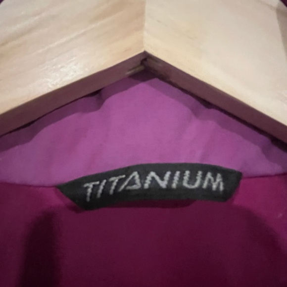 Columbia Titanium Ski Jacket - Picture 3 of 9